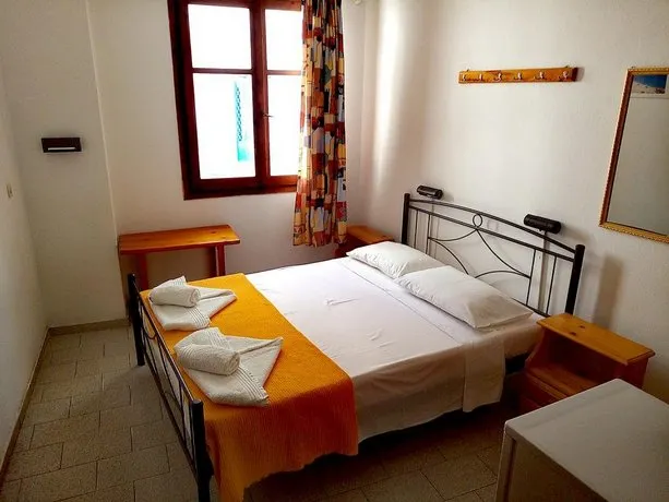 To Gefyraki Rooms - Image 1