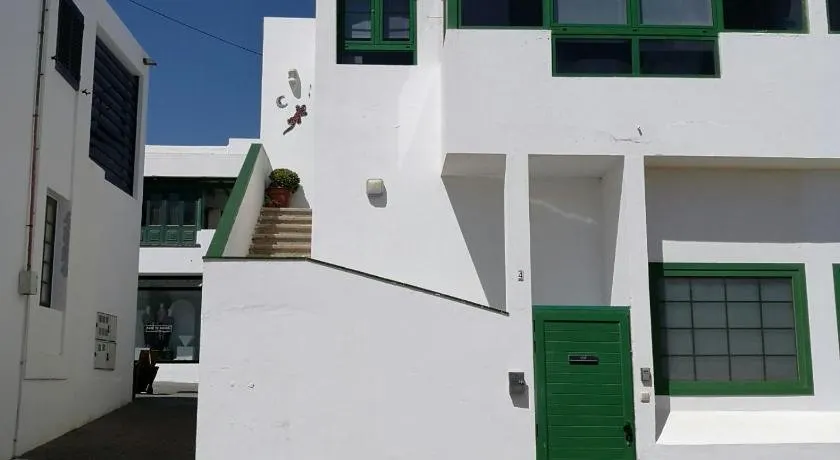 Sounds of The Sea Apartment - Image 1