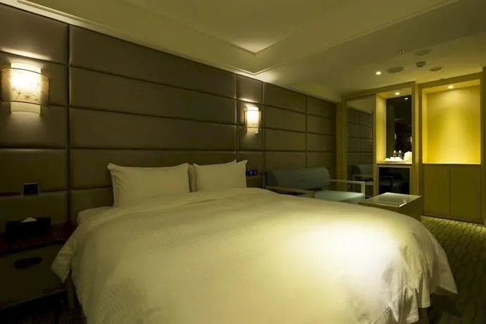 Link world Taichung - Image 1