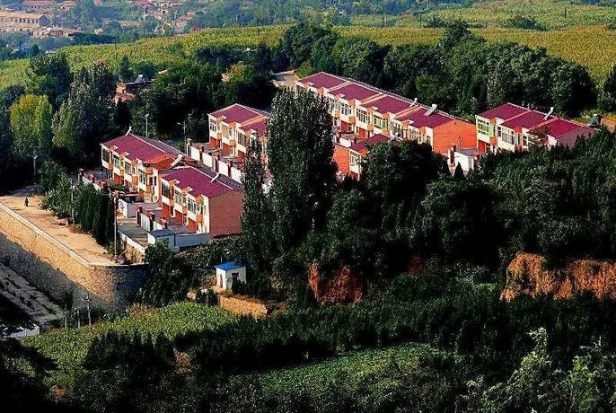 Xiyang Dazhai Hutoushan Farm Stay - Image 1