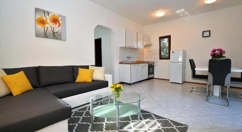Apartment in Murter - Image 1