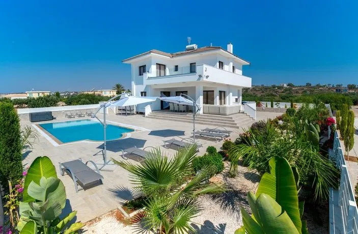 Villa Andriana - Image 1