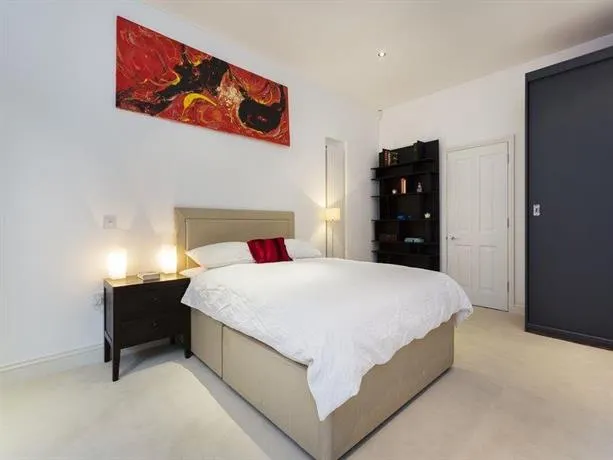 Veeve Beautiful Maisonette In The Heart Of Chelsea Sleeps 4 - Image 1