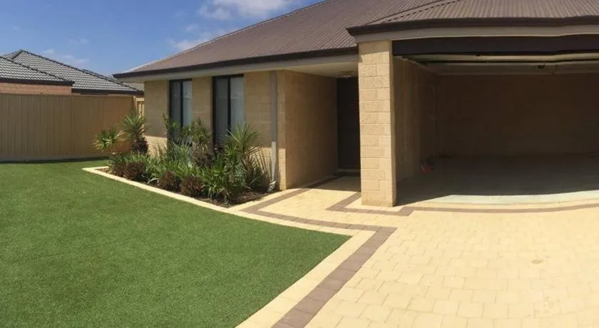14Rosapark House - Image 1