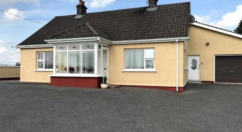 Granny's Irish Cottage - Image 1