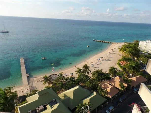 Beach Studio 3P at Montego Bay Club - Image 1