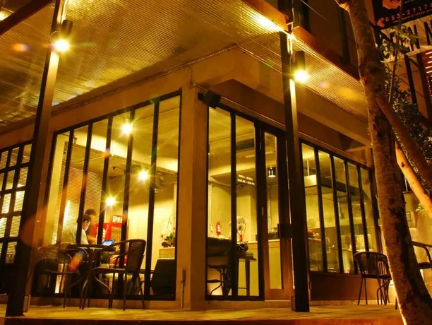 Born 2 Sleep Hotel - Image 1