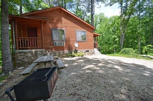 Nantahala Rafting Bear - Image 1