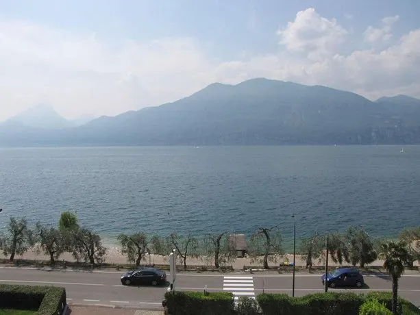 Attico Masse Lake view - Image 1