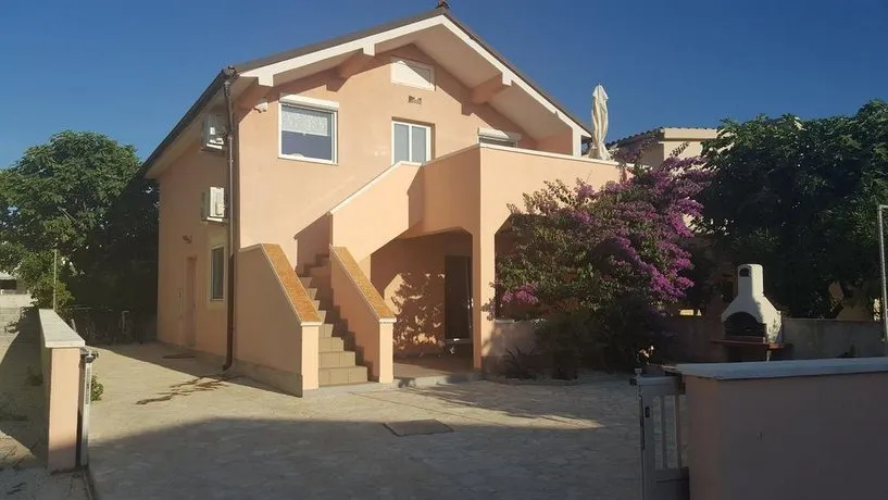 Villa Aquatic Vacation - Image 1