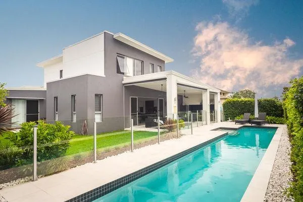 Contemporary Living @ the Cove - Image 1