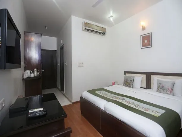 Hotel Palazzo Di Lara By OYO Rooms - Image 1