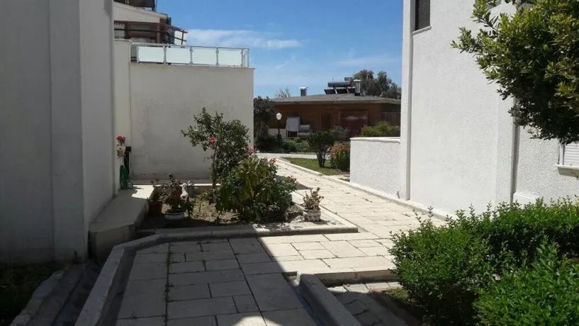 Villa Aka - Image 1