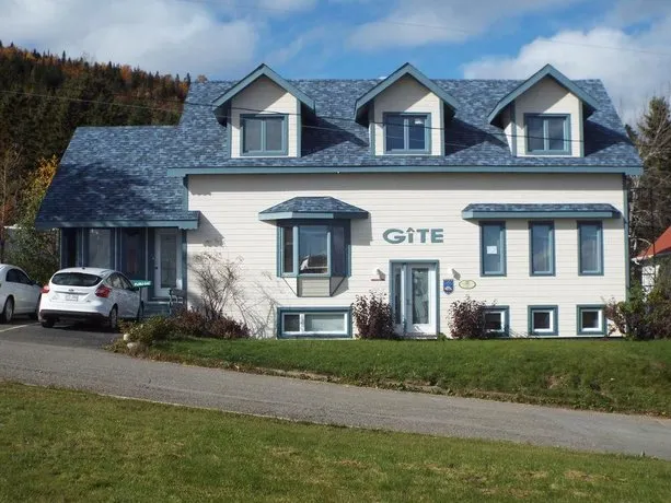 Gite a l'Abri du Vent Bed and Breakfast - Image 1