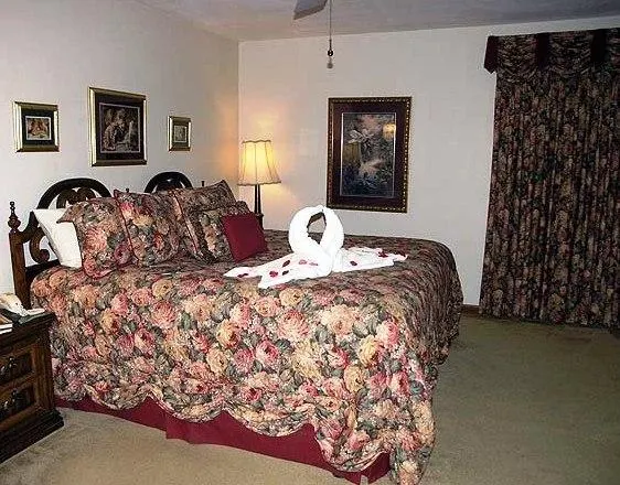 Country Ridge Bed & Breakfast - Image 1