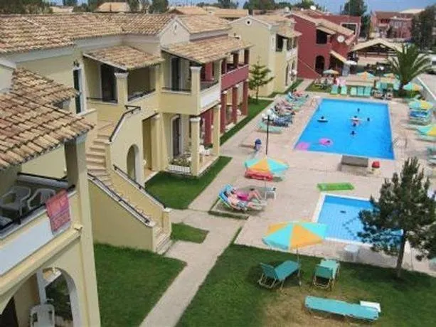 Sellas Hotel - Image 1