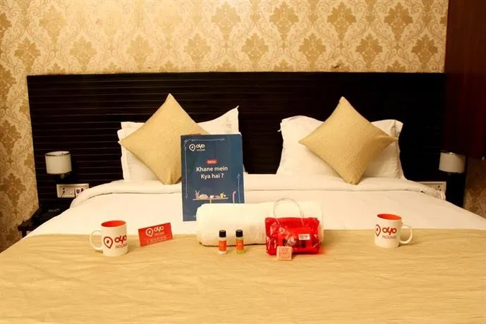 OYO Rooms Mall Road Cantonment - Image 1