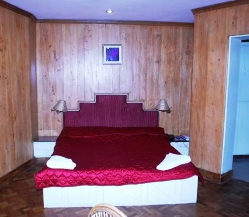 Golden Parks Inn - Image 1