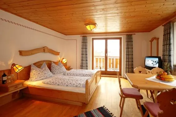 Gasthaus Appartements Maislau - Image 1