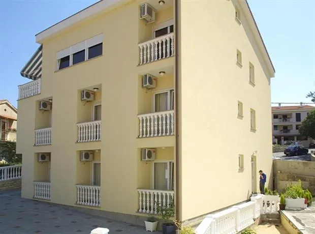 Guesthouse Villa Adria - Image 1