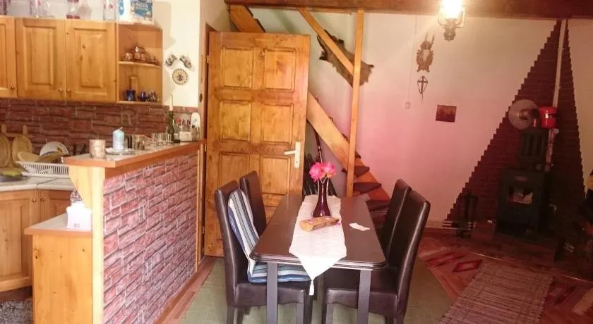 House of Ria - Image 1