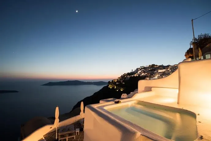 Annabel's Luxury Suites - Image 1
