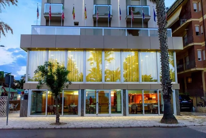 Hotel Soraya - Image 1