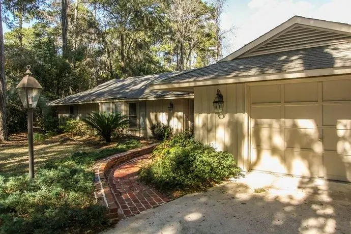 3 Sylvan Lane - Image 1