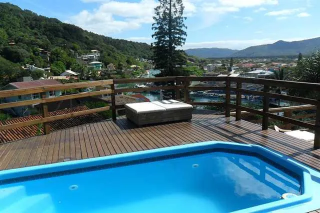 Banana Beach Hostel - Image 1