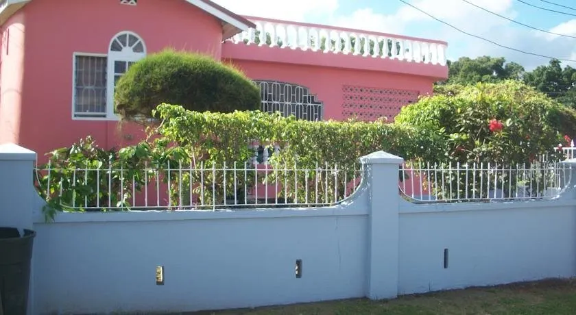 Tina's Guest House - Image 1