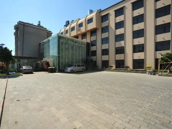 Ashima Business Hotel - Image 1