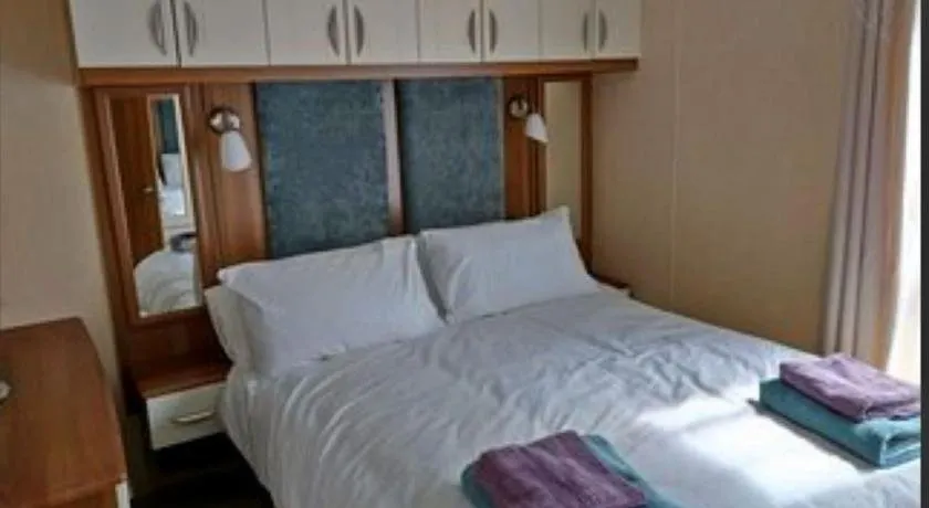 22 Aimie Lodge - Image 1