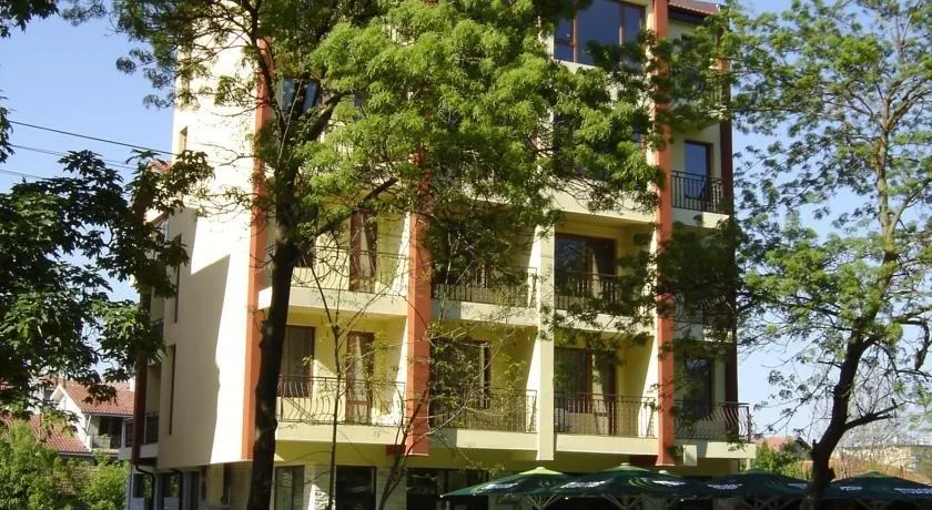 Central Park Family Hotel - Image 1