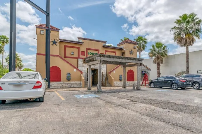 CAREFREE INN - Image 1