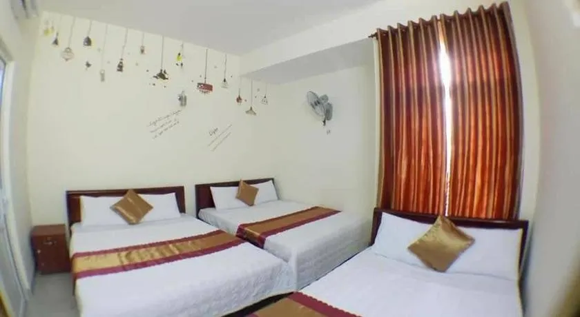 Phuong Trang Hotel - Image 1