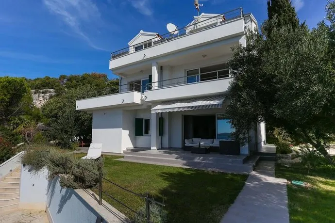 villa Exotica - Image 1