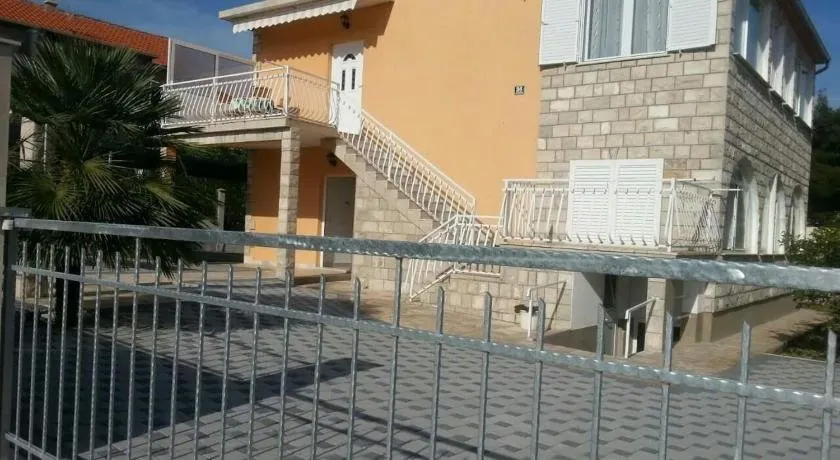 Apartments Alma - Image 1