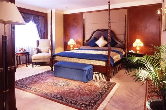 Jade Palace Hotel - Image 1
