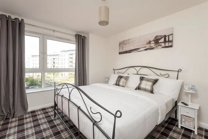 Britannia Quay Apartment - Image 1