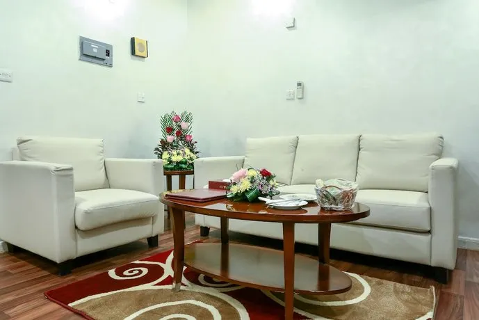 La Villa Suites Hotel - Image 1