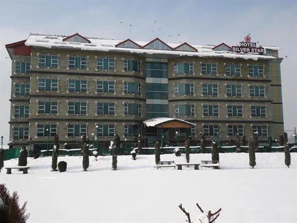 Adb Rooms Hotel Silver Star - Image 1