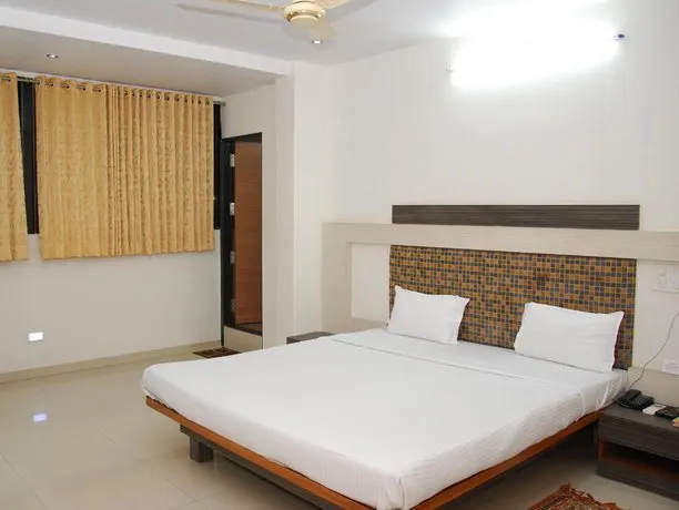 Excellency Inn - Image 1