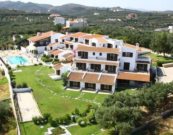Bella Vista Village Hotel - Image 1