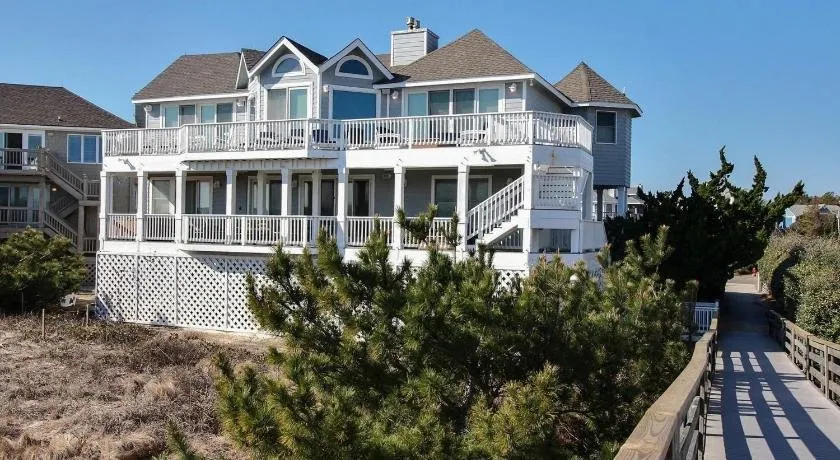 Roll Tide 204 4 Bedrooms 4 Bathrooms Home - Image 1