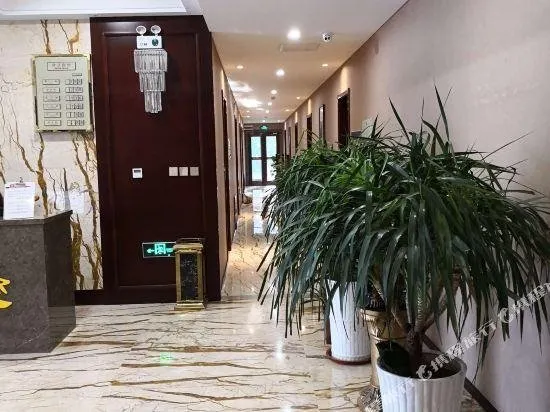 Jun Royal Pavilion Hotel - Image 1