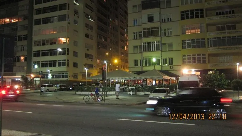 Copacabana Posto 6 - Vista Lateral da Praia - Image 1