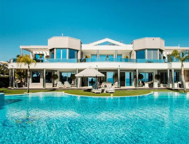 Villa Changrila by Abahana Villas - Image 1