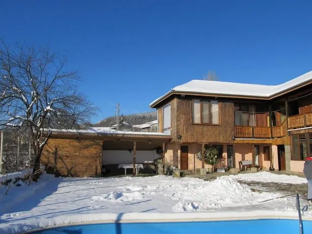 Ioanna Guest House - Image 1