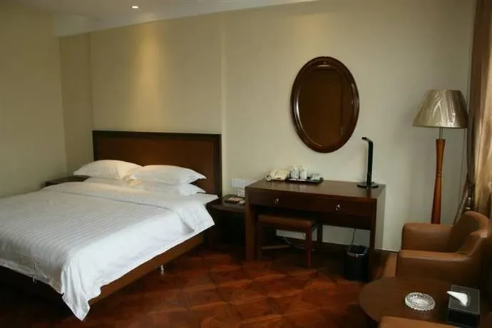 Yunfeng Grant Hotel Shanghai - Image 1