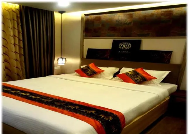 Hotel Luxor - Image 1